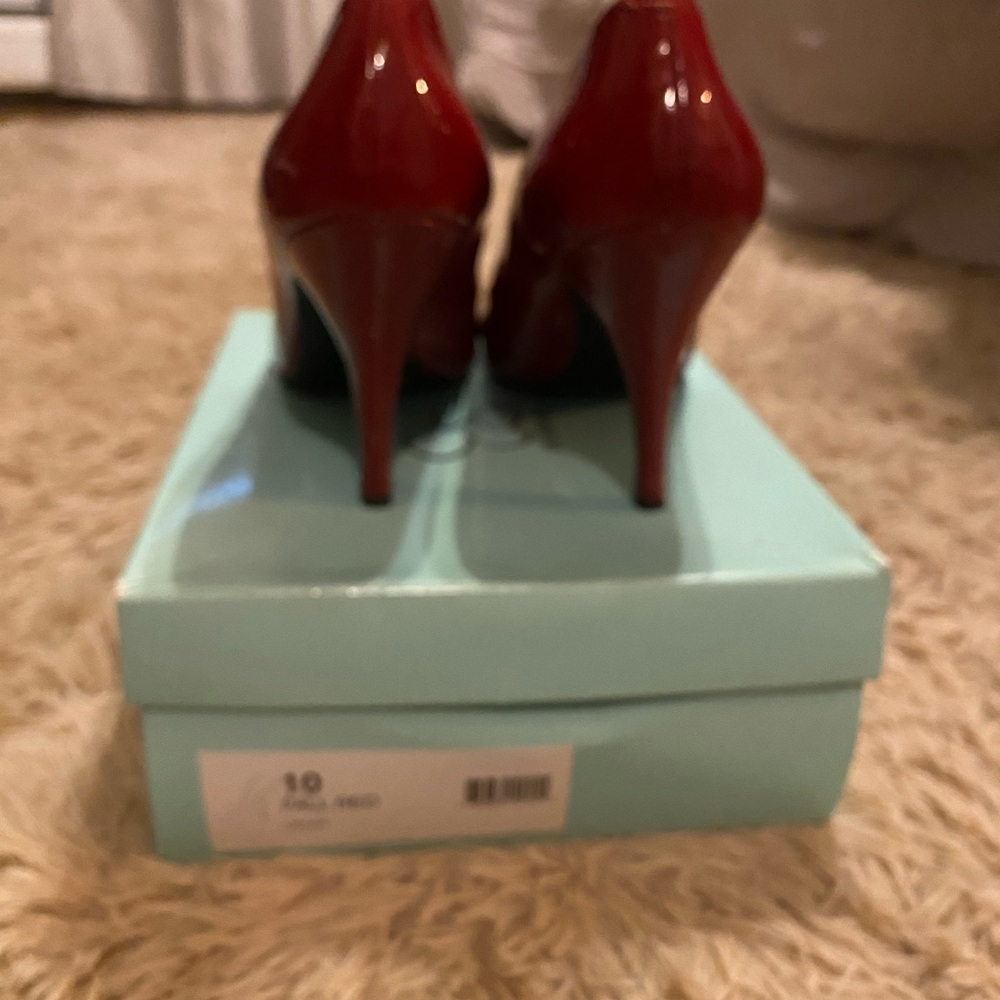 Jessica Simpson Red Women's Heels - Picture 2 of 4